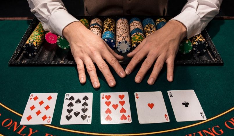 Poker có luật chơi độc đáo được nhiều người yêu thích